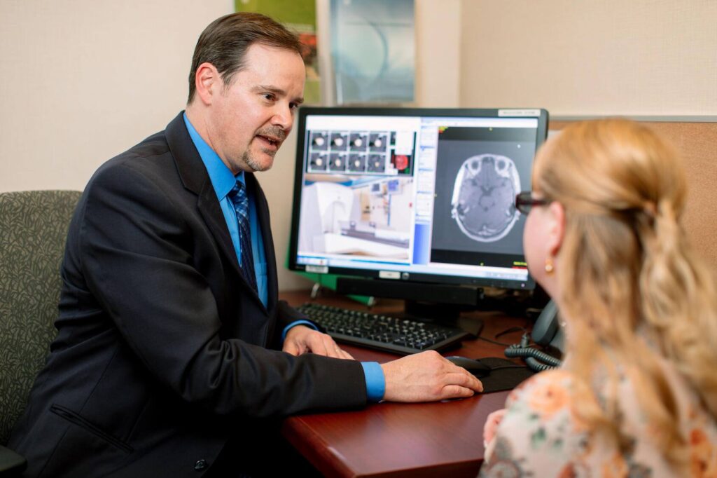 Brain metastases: Fractionated radiosurgery reduces recurrence after surgery